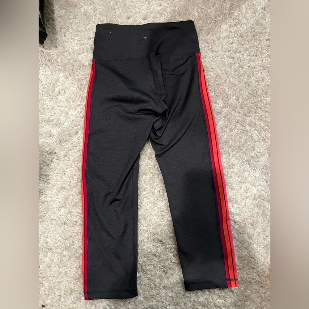 Old Navy Active striped crop leggings grey